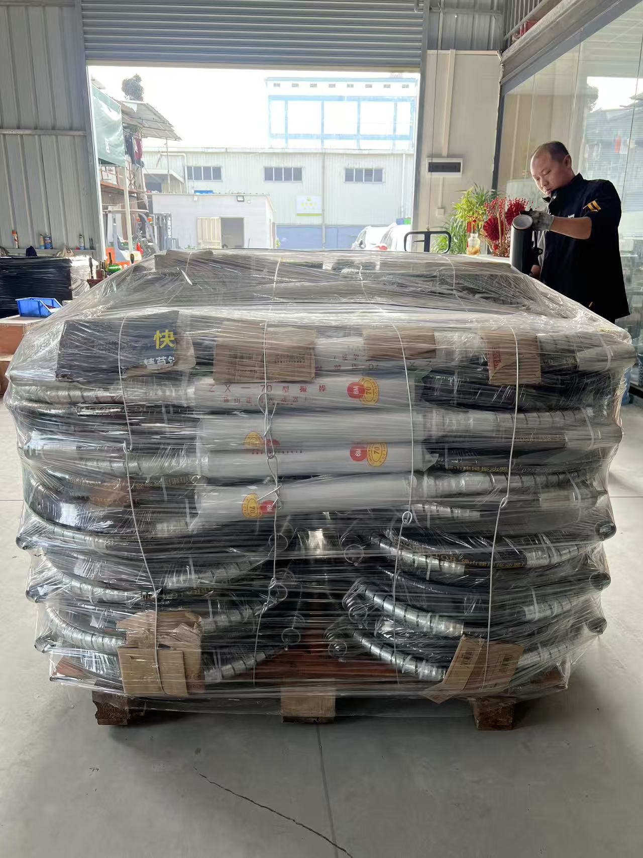 GuangZhou, Kina – [15. december 2025] – Jointsen udfører succesfuldt større eksportordre til Benin og demonstrerer produktionsdygtighed og effektiv service